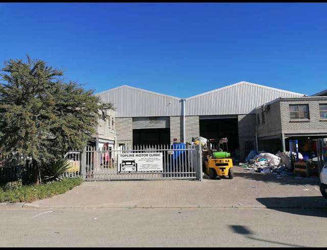 1,000M² WAREHOUSE FOR SALE IN RACING PARK